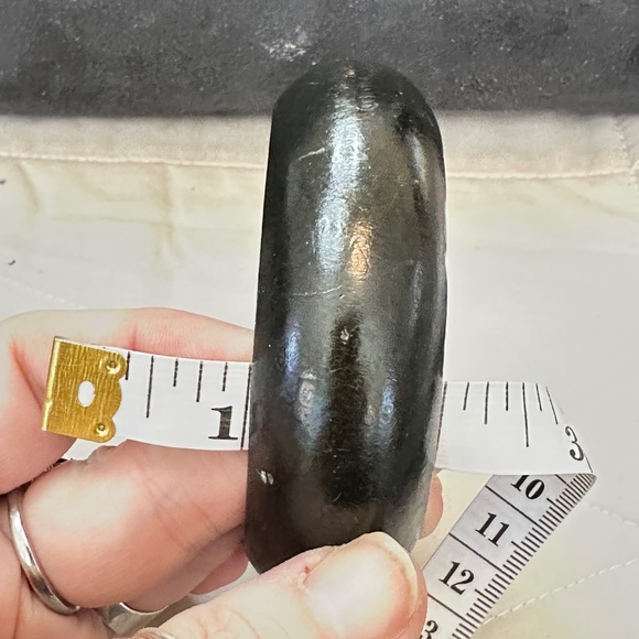 Wide, Black Wooden Bangle Bracelet. Vintage, 1960’s-1990’s - Picture 11 of 13